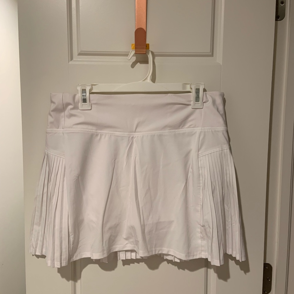 Athleta Women Size Medium Skirt- New Condition
